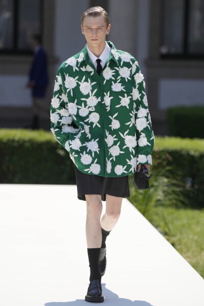 Valentino menswear online